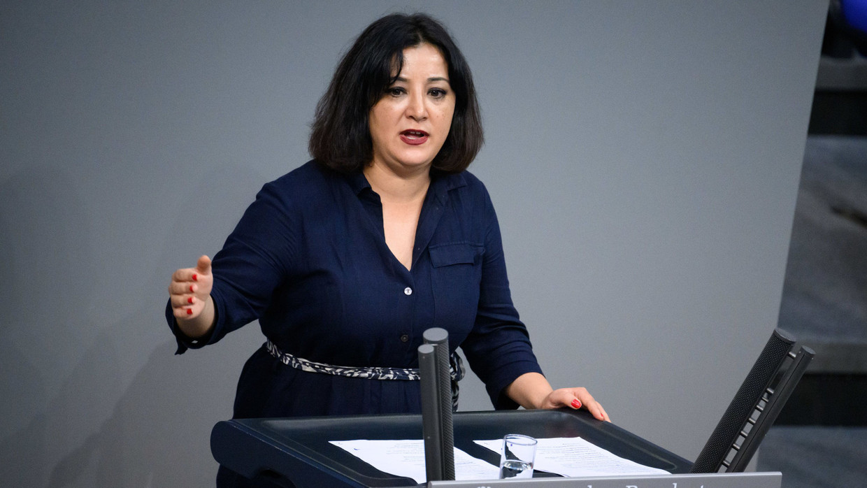 Akbulut im Juni im Bundestag