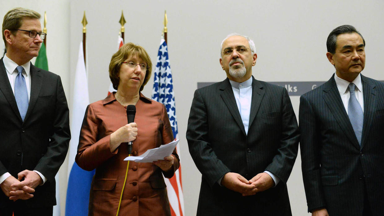 Im Mittelpunkt: Ashton mit den Außenministern Irans und Deutschlands Im Mittelpunkt: Ashton mit den Außenministern Irans und Deutschlands