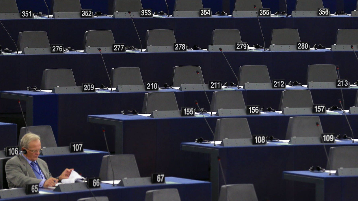 Leere Reihen: Der Plenarsaal des Europäischen Parlaments in Straßburg Leere Reihen: Der Plenarsaal des Europäischen Parlaments in Straßburg
