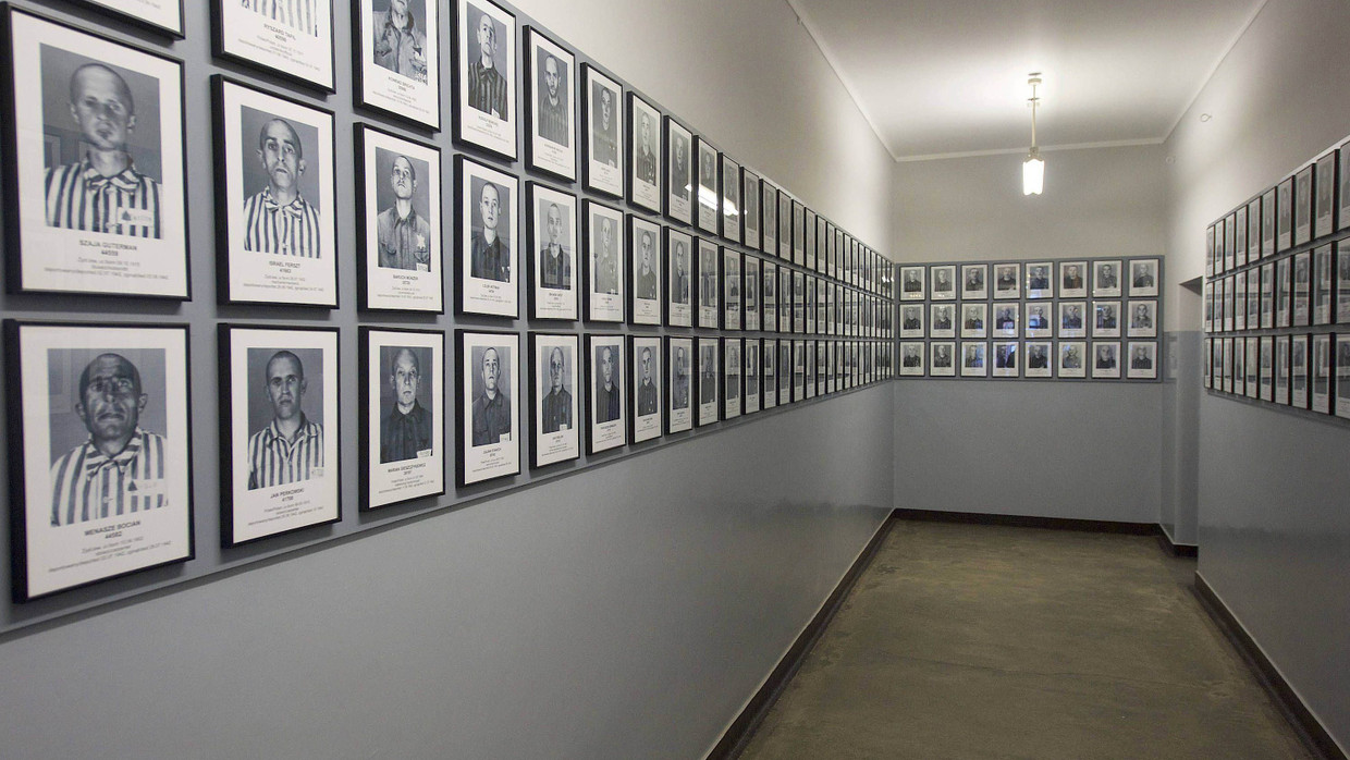 Häftlingsporträts im staatlichen Museum Auschwitz.Birkenau