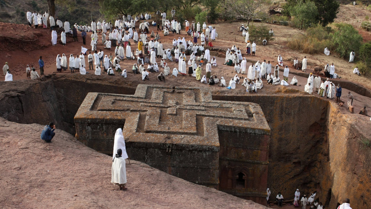 Äthiopiens Jerusalem: Pilger staunen über die Kirche des Heiligen Georg in Lalibela, die in einem einzigen Stück aus dem Felsen gehauen wurde