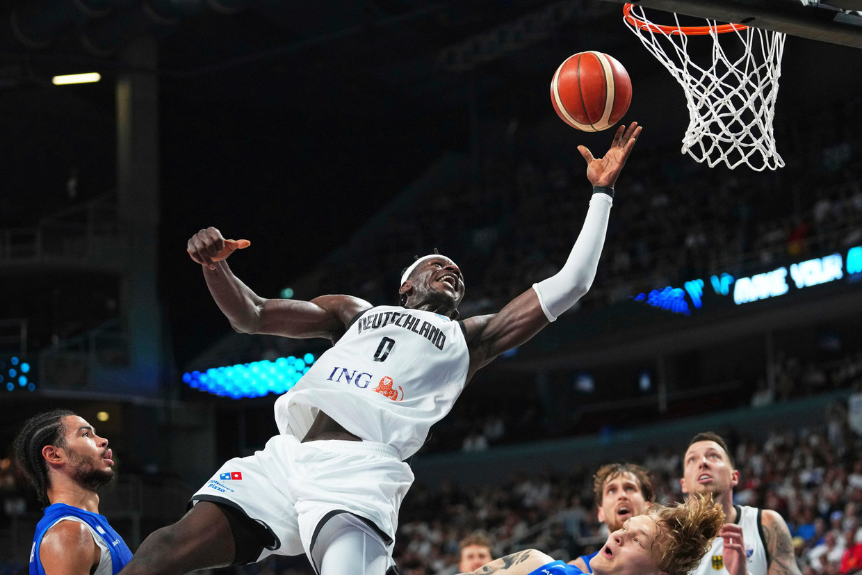 Nicht zu stoppen: Isaac Bonga zieht zum Korb