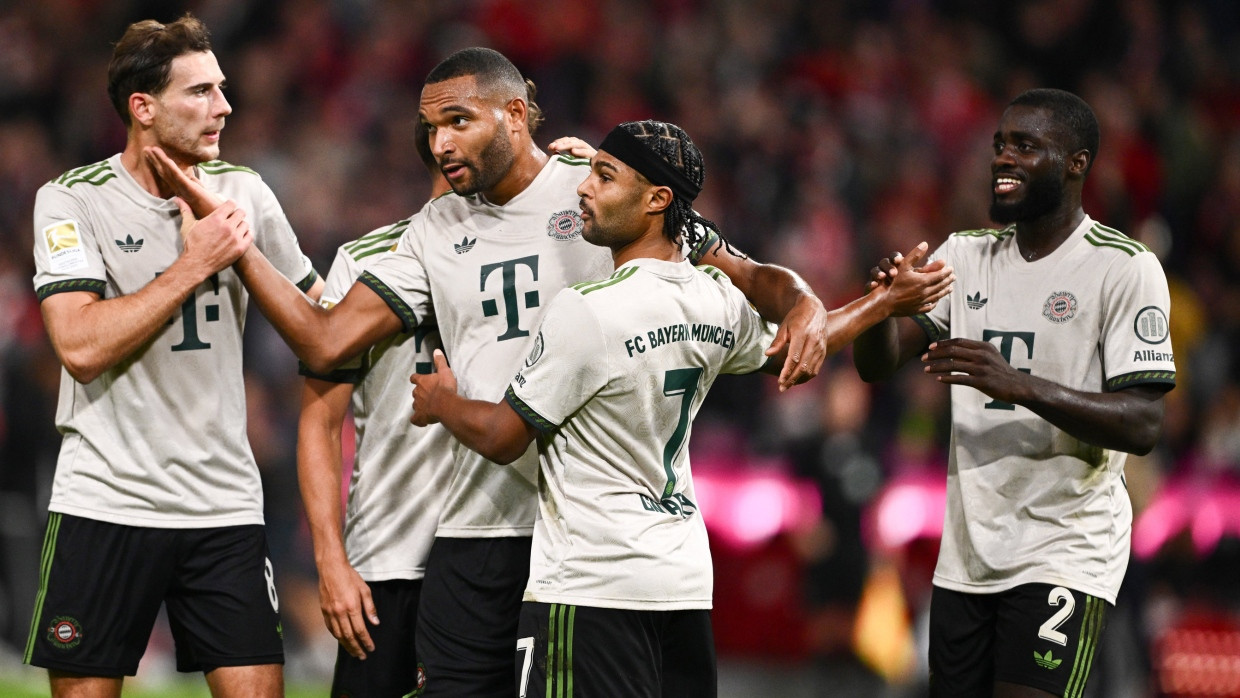 Die Bayern freuen sich über das 1:0 gegen Werder Bremen.