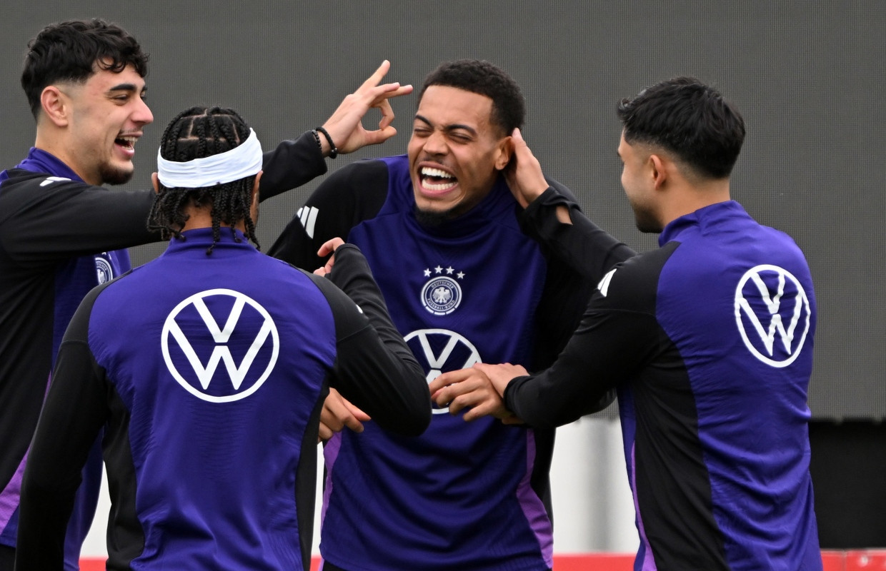 Bestens gelaunt bei der DFB-Elf: Felix Nmecha (Zweiter von rechts)