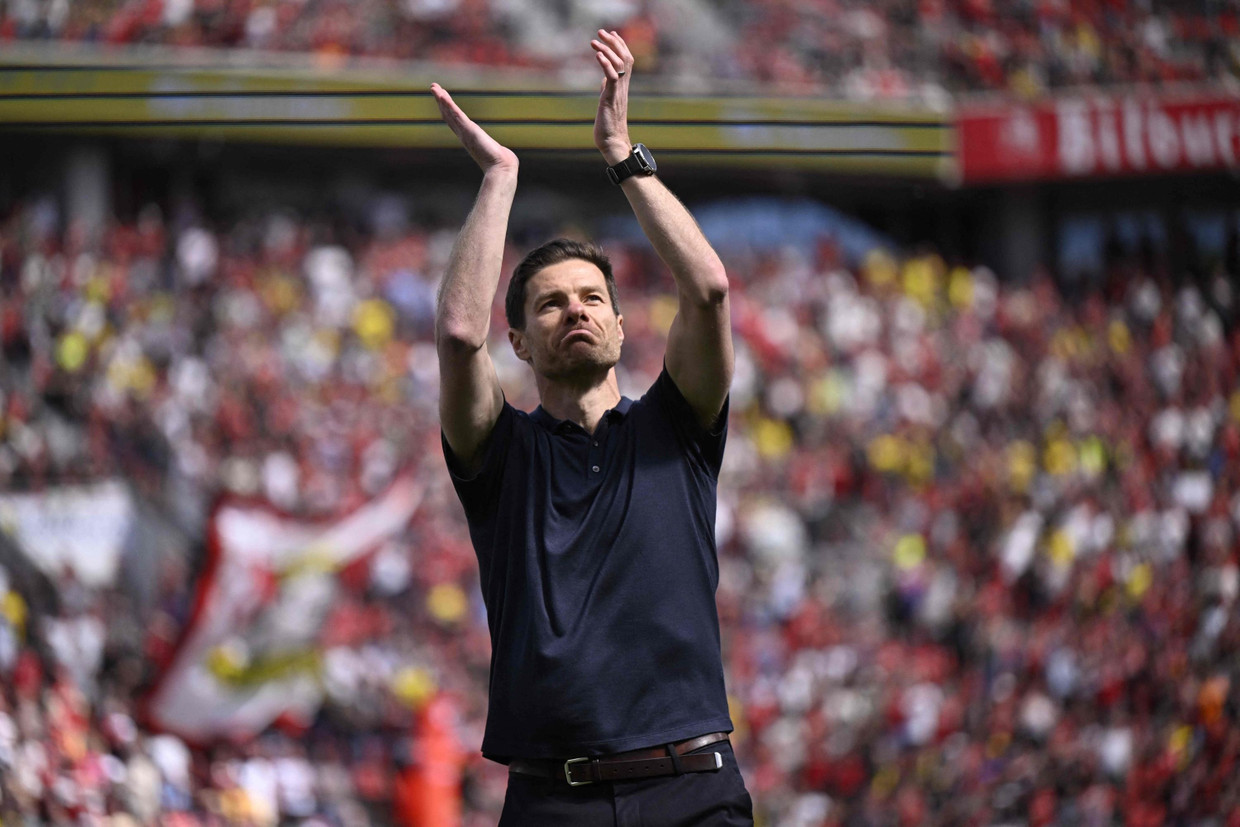 Sichtlich gerührt: Xabi Alonso auf dem Rasen
