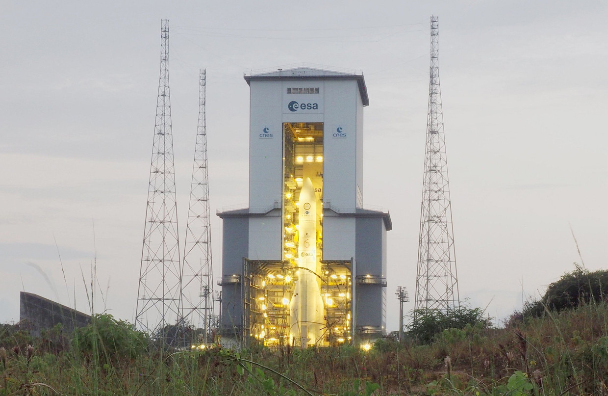 Die europäische Trägerrakete Ariane 6 auf dem Weltraumbahnhof in Französisch-Guayana