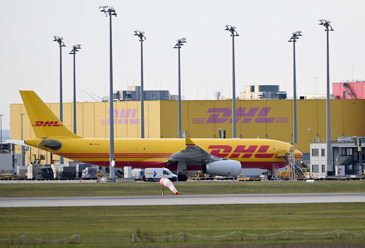 Eine DHL-Maschine wie diese entging nur knapp einem Bombenanschlag, bei dem ein Frachtflugzeug in der Luft hätte explodieren sollen.