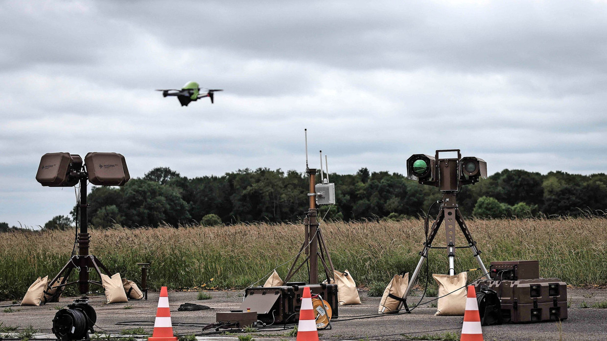 Luftabwehr: Ein Drohnen-Abwehrsystem des französischen Konzerns Thales während eines Tests in Brétigny-sur-Orge vor den Toren von Paris.