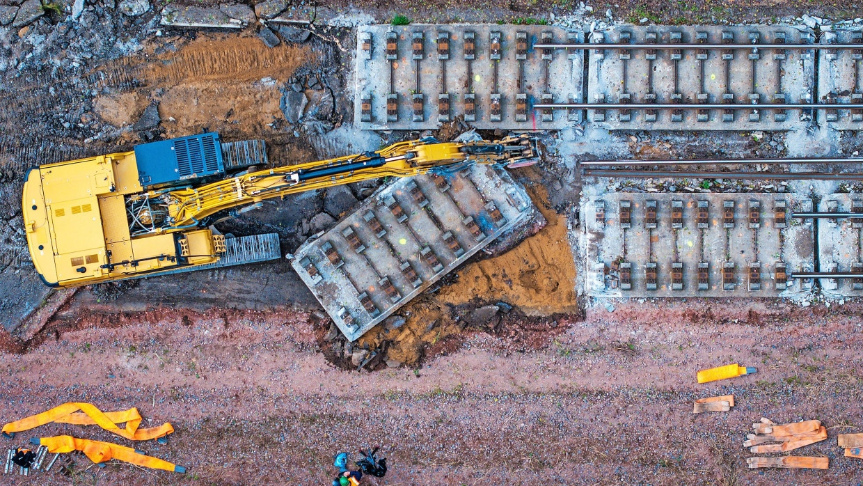 Baustelle Deutsche Bahn: Arbeiten auf einem Teilstück der Strecke Hamburg–Berlin in Brandenburg