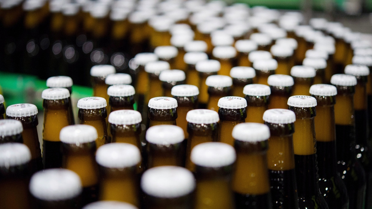 I produttori di birra stanno aumentando i prezzi.