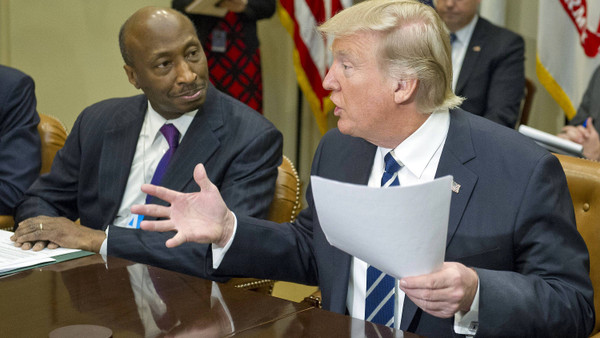 Kenneth Frazier, Chef des amerikanischen Pharmariesen Merck, verlässt aus Protest Trumps Beraterteam (Archivbild vom 31. Januar 2017).